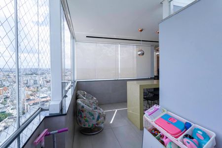 Apartamento à venda com 143m², 4 quartos e 2 vagasCobertura