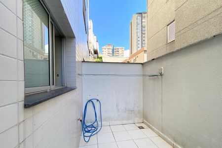 Apartamento à venda com 153m², 3 quartos e 3 vagas Apartamento à venda com 153m², 3 quartos e 3 vagasVaranda de Serviço