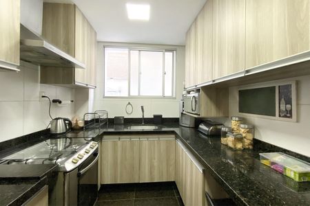 Apartamento à venda com 153m², 3 quartos e 3 vagas Apartamento à venda com 153m², 3 quartos e 3 vagasCozinha