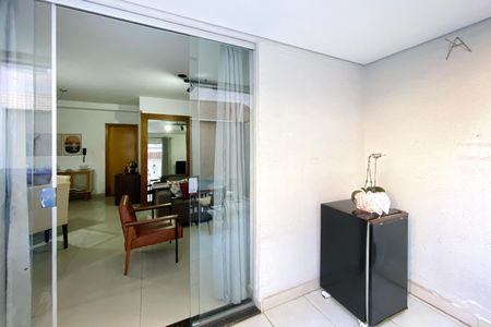 Apartamento à venda com 153m², 3 quartos e 3 vagas Apartamento à venda com 153m², 3 quartos e 3 vagasVaranda da Sala