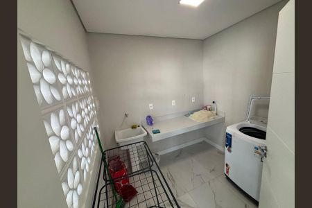 Apartamento para alugar com 240m², 3 quartos e sem vagaÁrea de serviço