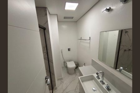 Apartamento para alugar com 240m², 3 quartos e sem vagaBanheiro