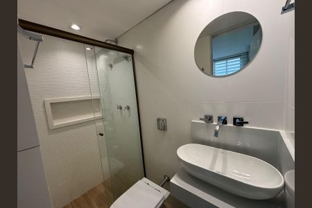 Apartamento para alugar com 240m², 3 quartos e sem vagaBanheiro