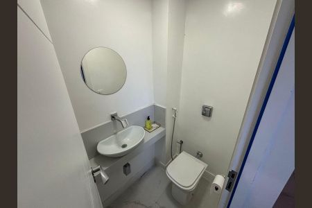 Apartamento para alugar com 240m², 3 quartos e sem vagaBanheiro