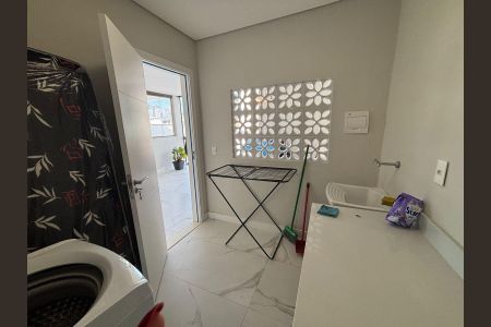 Apartamento para alugar com 240m², 3 quartos e sem vagaÁrea de serviço
