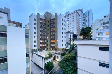 Apartamento para alugar com 137m², 2 quartos e 2 vagasVista