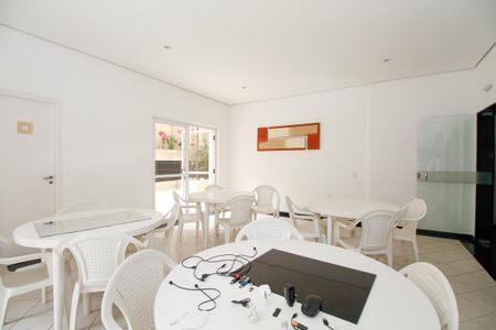 Apartamento à venda com 56m², 2 quartos e 1 vaga Apartamento à venda com 56m², 2 quartos e 1 vagaÁrea Comum - Salão de Festas