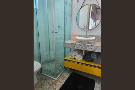 Banheiro de apartamento à venda com 3 quartos, 160m² em Milionários, Belo Horizonte
