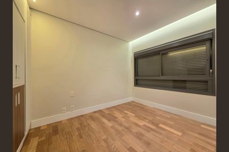 Apartamento para alugar com 77m², 2 quartos e 1 vagaSuíte 1