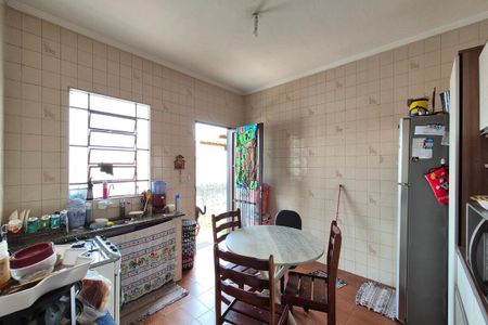 Casa à venda com 132m², 2 quartos e 4 vagasCozinha 