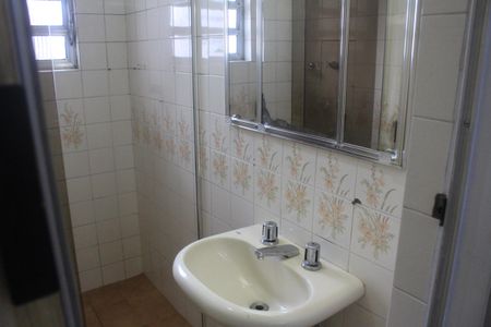 Casa à venda com 210m², 2 quartos e 3 vagasBanheiro 2