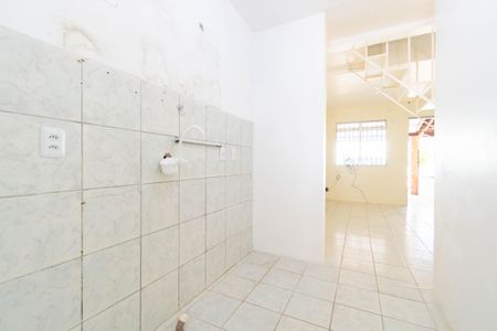 Casa de condomínio à venda com 60m², 2 quartos e 1 vaga