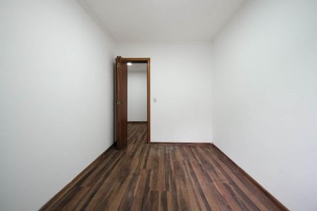 Quarto 2 de apartamento para alugar com 2 quartos, 49m² em Vila Silvia, São Paulo