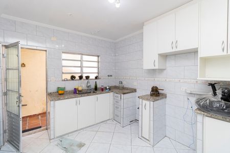 Casa à venda com 140m², 4 quartos e 2 vagas Casa à venda com 140m², 4 quartos e 2 vagasCozinha