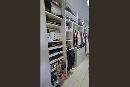 Casa para alugar com 419m², 4 quartos e 4 vagasQuarto