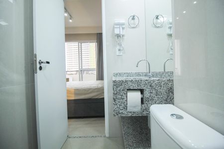 Studio para alugar com 25m², 1 quarto e sem vaga Studio para alugar com 25m², 1 quarto e sem vagaBanheiro social
