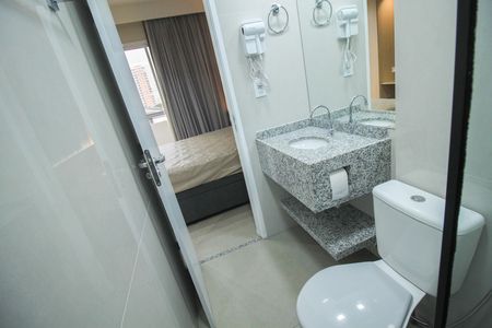 Studio para alugar com 25m², 1 quarto e sem vaga Studio para alugar com 25m², 1 quarto e sem vagaBanheiro social