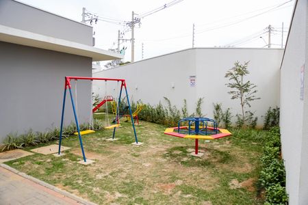 Apartamento para alugar com 46m², 2 quartos e 1 vaga Apartamento para alugar com 46m², 2 quartos e 1 vagaÁrea comum - Playground