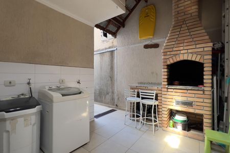 Casa à venda com 148m², 3 quartos e 3 vagas Casa à venda com 148m², 3 quartos e 3 vagasÁrea de Serviço