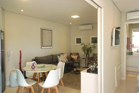 Sala de apartamento para alugar com 1 quarto, 45m² em Gonzaga, Santos