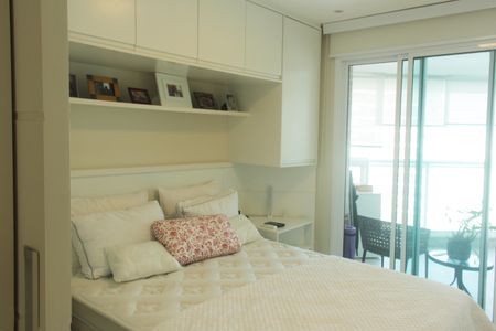 Suíte de apartamento para alugar com 1 quarto, 45m² em Gonzaga, Santos