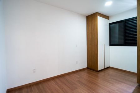 Apartamento para alugar com 67m², 2 quartos e 2 vagas Apartamento para alugar com 67m², 2 quartos e 2 vagasSuíte