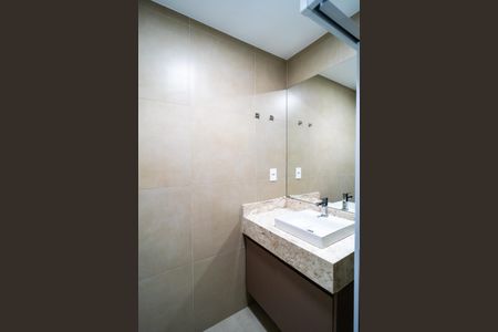 Apartamento para alugar com 67m², 2 quartos e 2 vagas Apartamento para alugar com 67m², 2 quartos e 2 vagasBanheiro