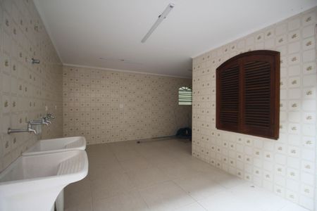 Casa para alugar com 365m², 5 quartos e 4 vagas Casa para alugar com 365m², 5 quartos e 4 vagasÁrea de Serviço