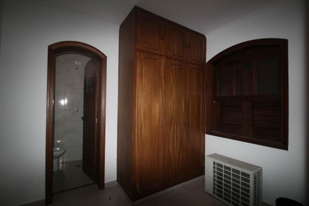 Casa para alugar com 365m², 5 quartos e 4 vagas Casa para alugar com 365m², 5 quartos e 4 vagasQuarto de Serviço