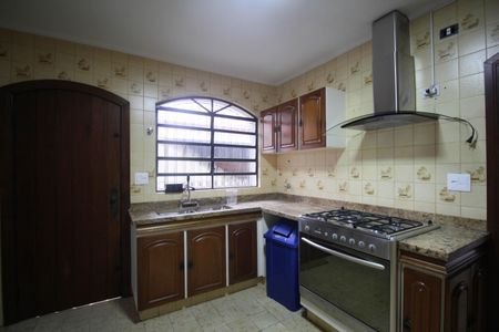 Casa para alugar com 365m², 5 quartos e 4 vagas Casa para alugar com 365m², 5 quartos e 4 vagasCozinha - Armários