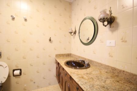 Casa para alugar com 365m², 5 quartos e 4 vagas Casa para alugar com 365m², 5 quartos e 4 vagasBanheiro 2