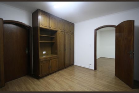 Casa para alugar com 365m², 5 quartos e 4 vagas Casa para alugar com 365m², 5 quartos e 4 vagasSuíte 2