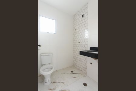 Casa à venda com 89m², 2 quartos e 2 vagas Casa à venda com 89m², 2 quartos e 2 vagasBanheiro da Suíte 2