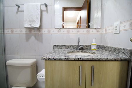 Apartamento à venda com 76m², 2 quartos e 1 vaga Apartamento à venda com 76m², 2 quartos e 1 vagaBanheiro