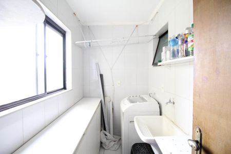 Apartamento à venda com 76m², 2 quartos e 1 vaga Apartamento à venda com 76m², 2 quartos e 1 vagaÁrea de Serviço