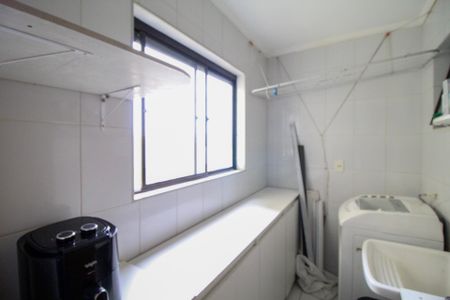 Apartamento à venda com 76m², 2 quartos e 1 vaga Apartamento à venda com 76m², 2 quartos e 1 vagaÁrea de Serviço