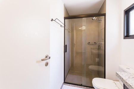 Banheiro de kitnet/studio para alugar com 1 quarto, 32m² em Indianópolis, São Paulo