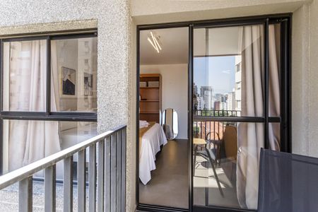 Varanda de kitnet/studio para alugar com 1 quarto, 32m² em Indianópolis, São Paulo