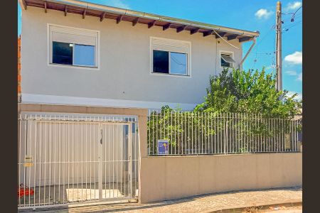 Casa para alugar com 100m², 2 quartos e 2 vagasFachada Frontal