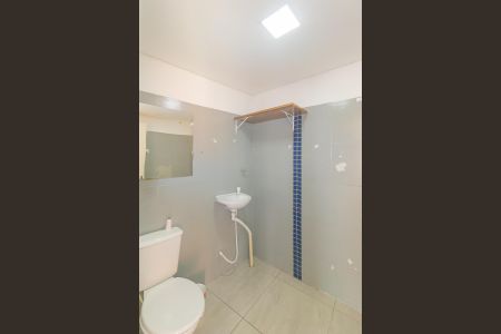 Casa para alugar com 100m², 2 quartos e 2 vagasBanheiro de serviço