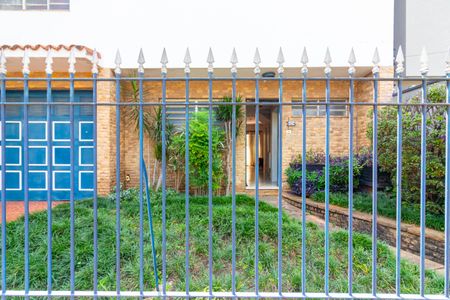 Casa à venda com 160m², 3 quartos e 1 vaga Casa à venda com 160m², 3 quartos e 1 vagaFachada