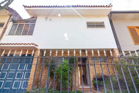 Casa à venda com 160m², 3 quartos e 1 vaga Casa à venda com 160m², 3 quartos e 1 vagaFachada