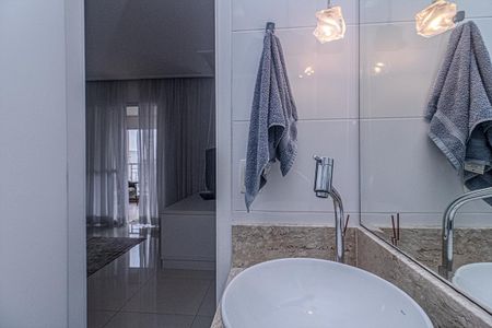 Apartamento à venda com 74m², 3 quartos e 1 vaga Apartamento à venda com 74m², 3 quartos e 1 vagabanheiro social_4