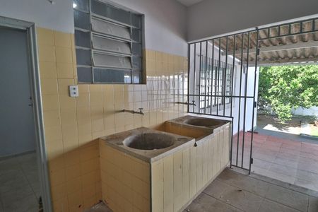 Casa para alugar com 165m², 6 quartos e 2 vagasÁrea de Serviço