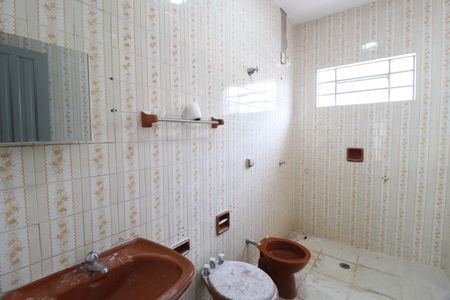 Casa para alugar com 165m², 6 quartos e 2 vagasBanheiro Social