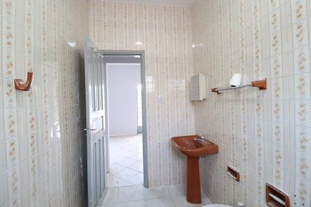 Casa para alugar com 165m², 6 quartos e 2 vagasBanheiro Social