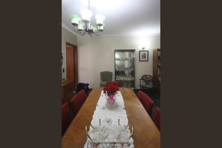 Casa para alugar com 300m², 3 quartos e 1 vaga Casa para alugar com 300m², 3 quartos e 1 vagaSala de Jantar