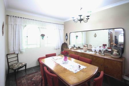 Casa para alugar com 300m², 3 quartos e 1 vaga Casa para alugar com 300m², 3 quartos e 1 vagaSala de Jantar