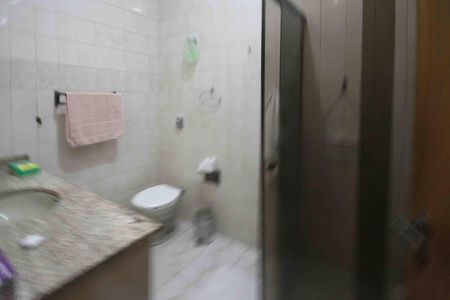 Casa para alugar com 300m², 3 quartos e 1 vaga Casa para alugar com 300m², 3 quartos e 1 vagaBanheiro da Suite