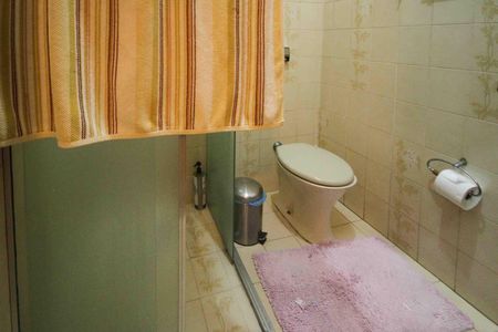 Casa para alugar com 300m², 3 quartos e 1 vaga Casa para alugar com 300m², 3 quartos e 1 vagaBanheiro Social